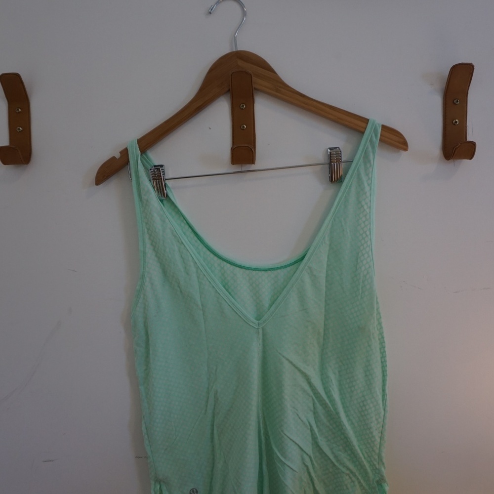 Cute lulu lemon light green top!